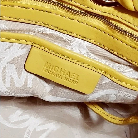 Michael Kors Astor Large Grommet Tassel Leather Hobo Shoulder Bag Yellow NWOT - Picture 4 of 12